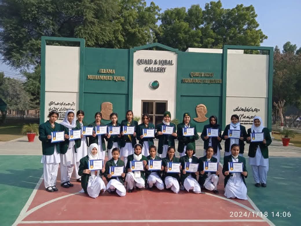 Students with QuizPur certificates outdoors